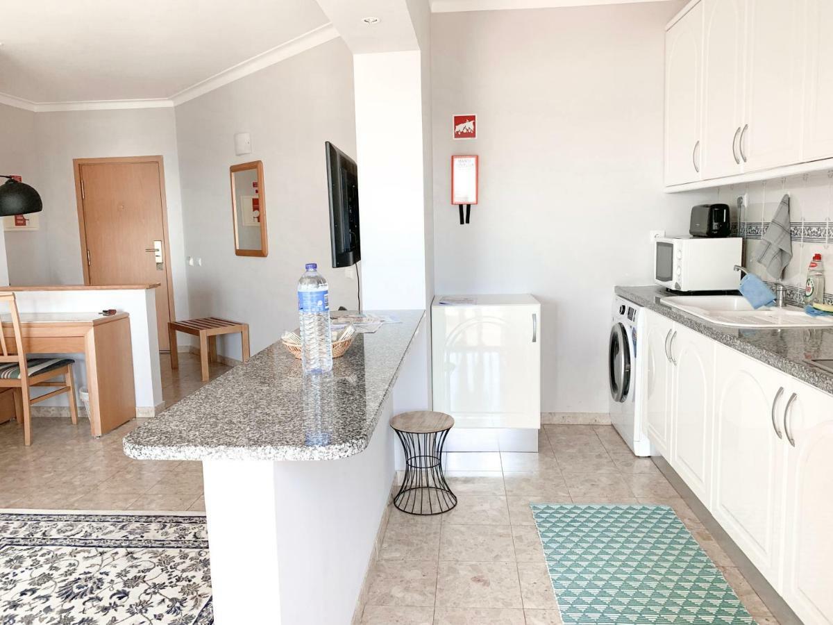 Panoramic Apartment In Portimao: Ocean View, Wifi エクステリア 写真